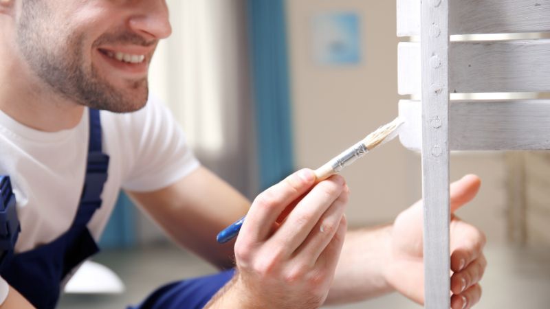 Diferencias entre lacar y pintar muebles