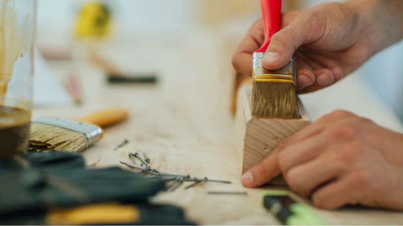 Diferencias entre lacar y pintar muebles